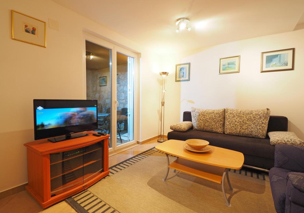 Charming Apartment For 3 Pax In 챠브타트 외부 사진